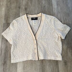 Vintage cream cropped short sleeved crocheted sweater